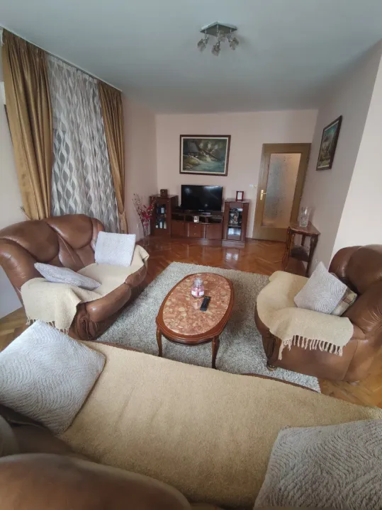 Prodaja, četvorosoban stan, 90m², Zagorič, Podgorica