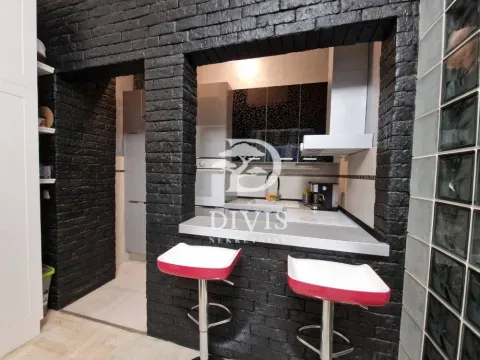 Sale, two bedroom apartment, 71m², Kalenić Pijaca, Vračar Sve Podlokacije - image 5