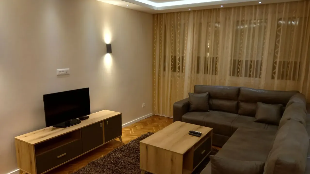 Izdavanje, jednosoban stan, 62m², Preko Morače, Podgorica