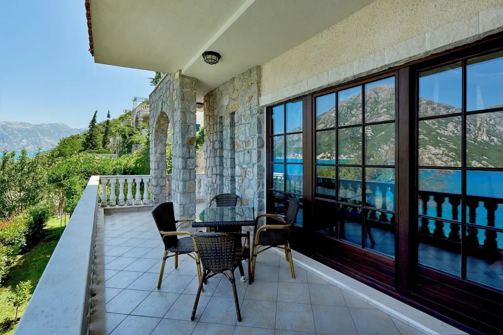 Prodaja, kuća, 235m², Kostanjica, Kotor