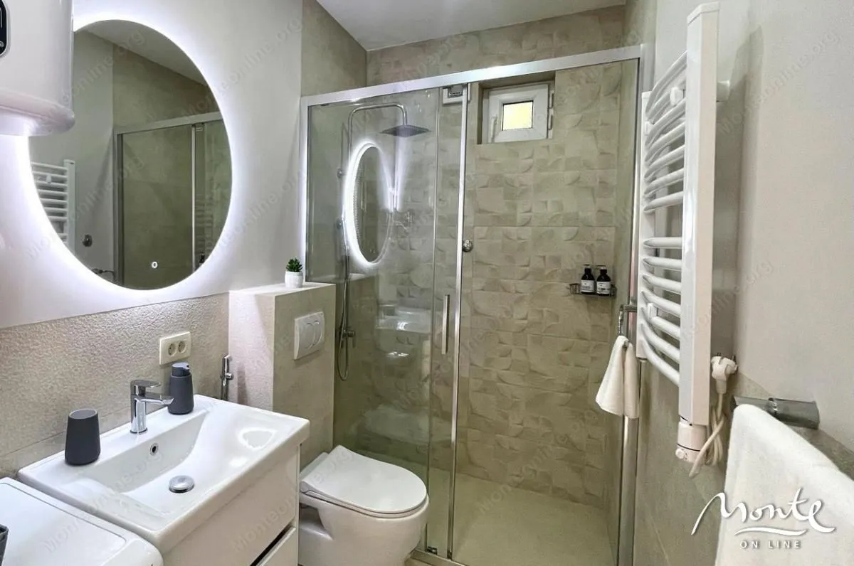 Prodaja, dvosoban stan, 120m², Krašići, Tivat