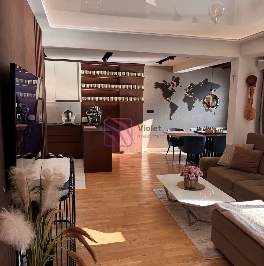Prodaja, dvosoban stan, 85m², Dobrota, Kotor
