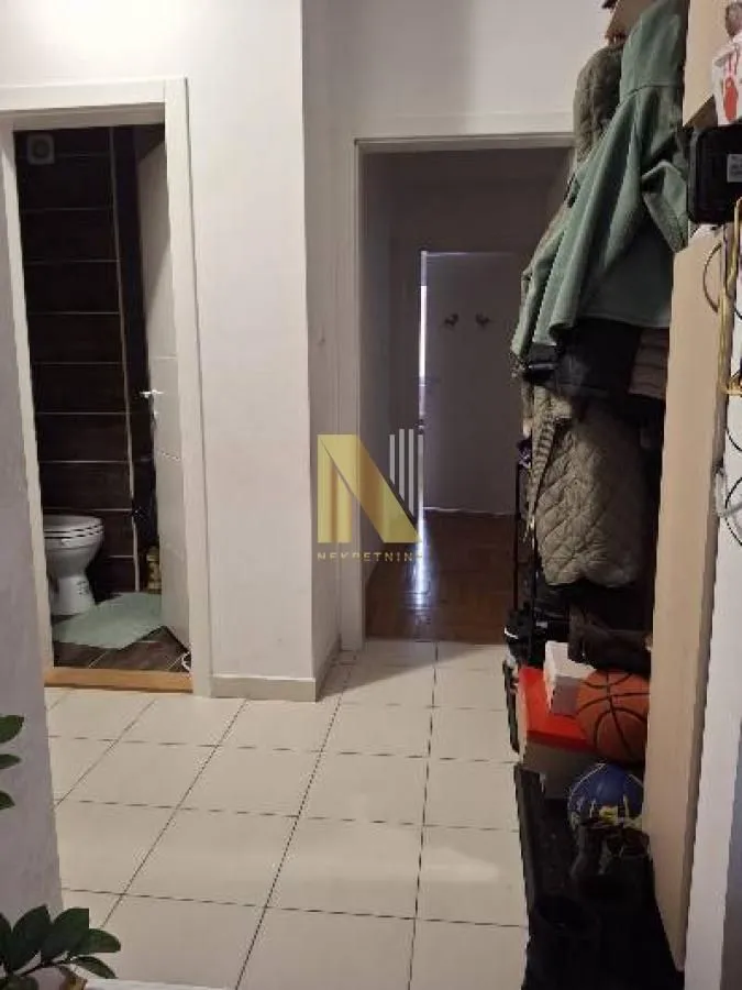Prodaja, dvosoban stan, 57m², Banatić, Novi Sad Sve Podlokacije