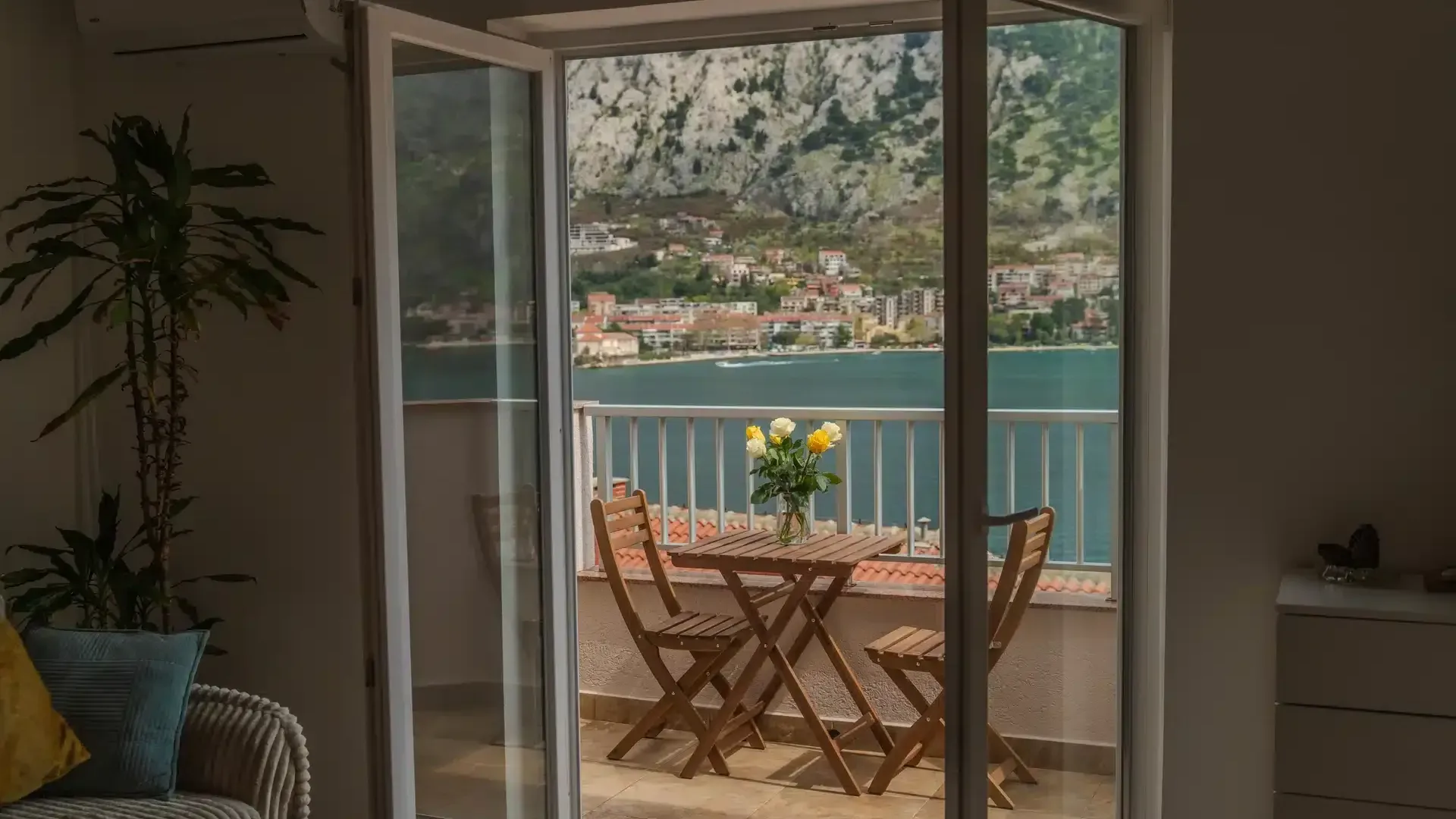 Prodaja, dvosoban stan, 50m², Muo, Kotor