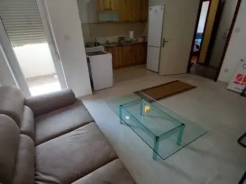 Izdavanje, dvosoban stan, 55m², City Kvart, Podgorica