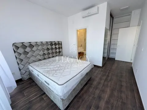Sale, four bedroom apartment, 190m², Južni Bulevar, Vračar Sve Podlokacije - image 8