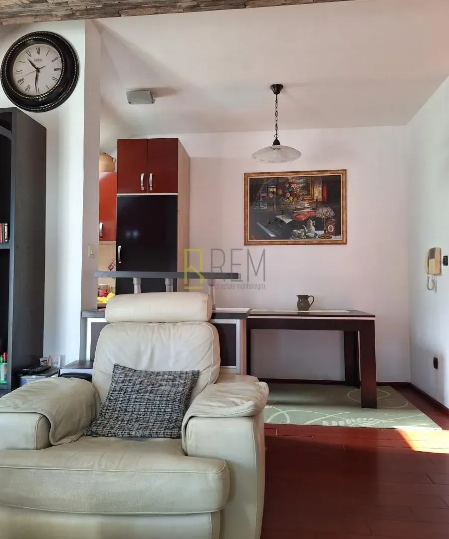 Prodaja, trosoban stan, 87m², Stari Aerodrom, Podgorica