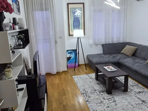 Izdavanje, jednosoban stan, 43m², City Kvart, Podgorica - image 8