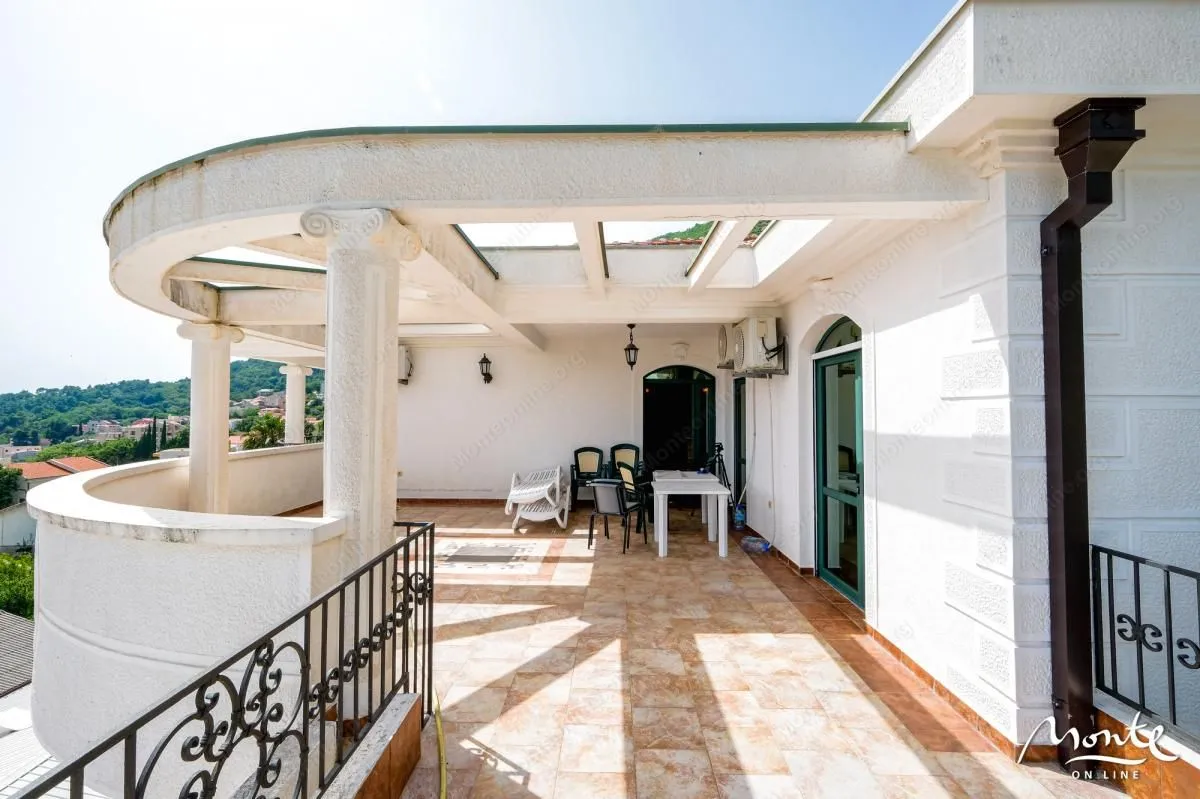 Sale, house, 560m², Petrovac, Budva