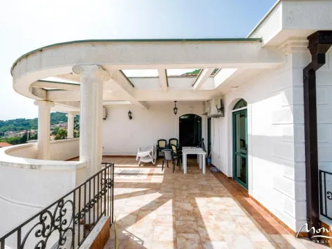 Prodaja, kuća, 560m², Petrovac, Budva - image 32