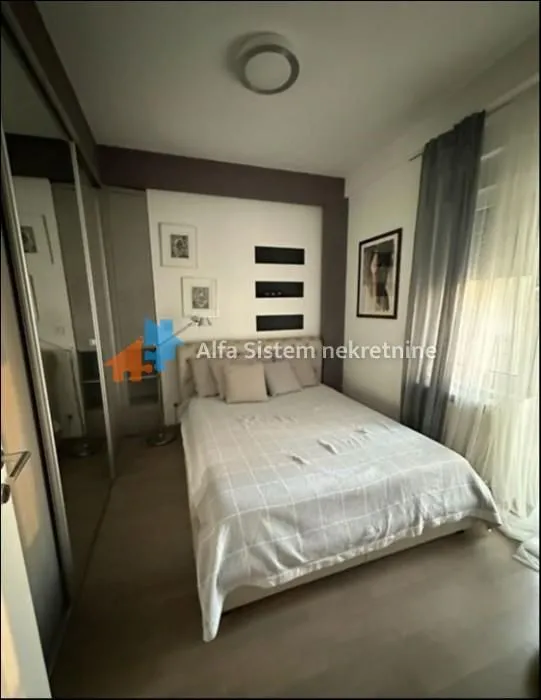 Izdavanje, dvosoban stan, 60m², Kalenić Pijaca, Vračar Sve Podlokacije