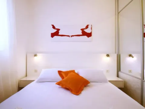 Izdavanje, jednosoban stan, 40m², Stari Grad, Budva - image 9