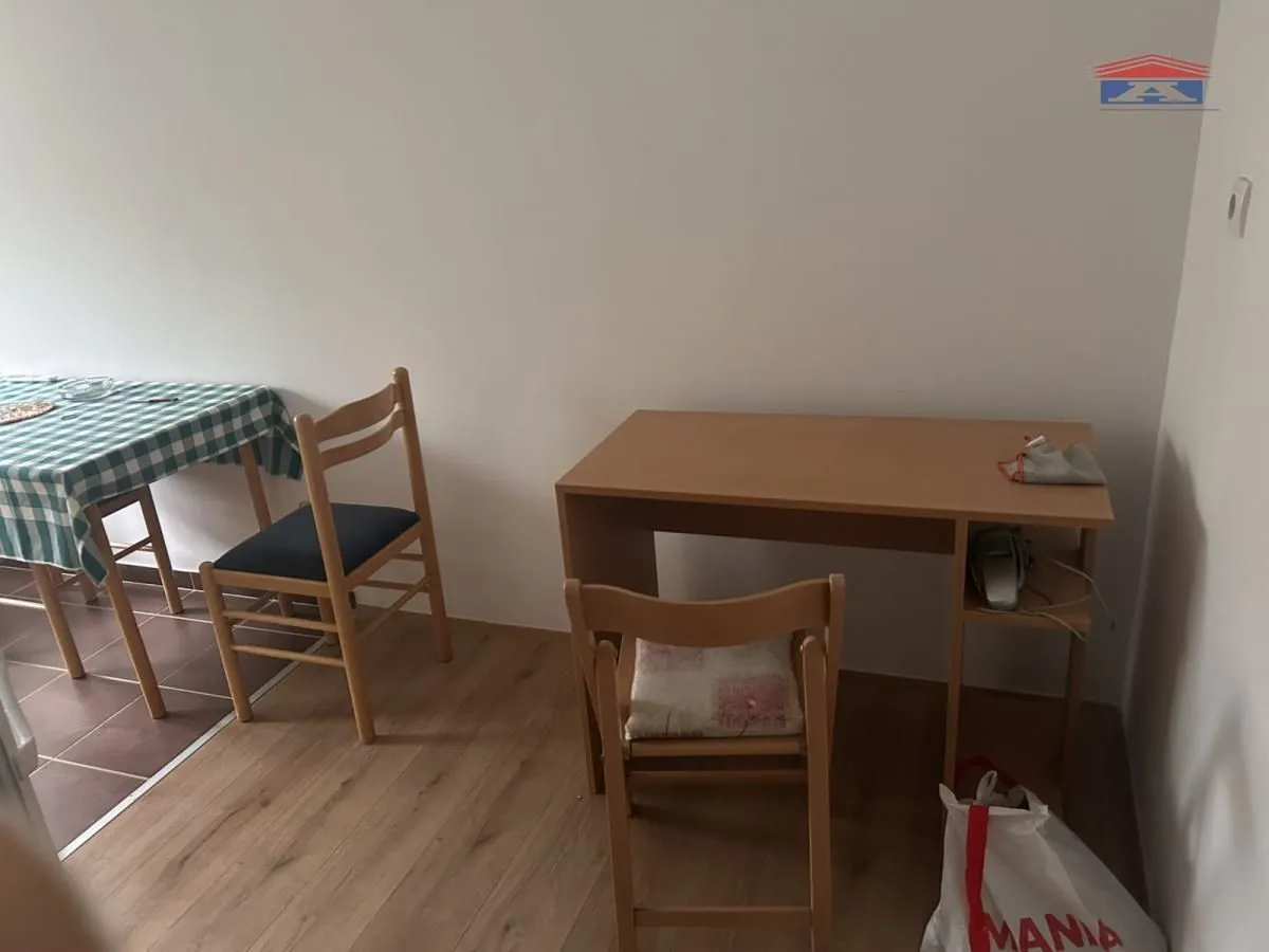 Izdavanje, jednosoban stan, 42m², Centar, Novi Sad