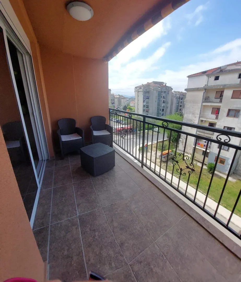 Rent, two bedroom apartment, 60m², Seljanovo, Tivat