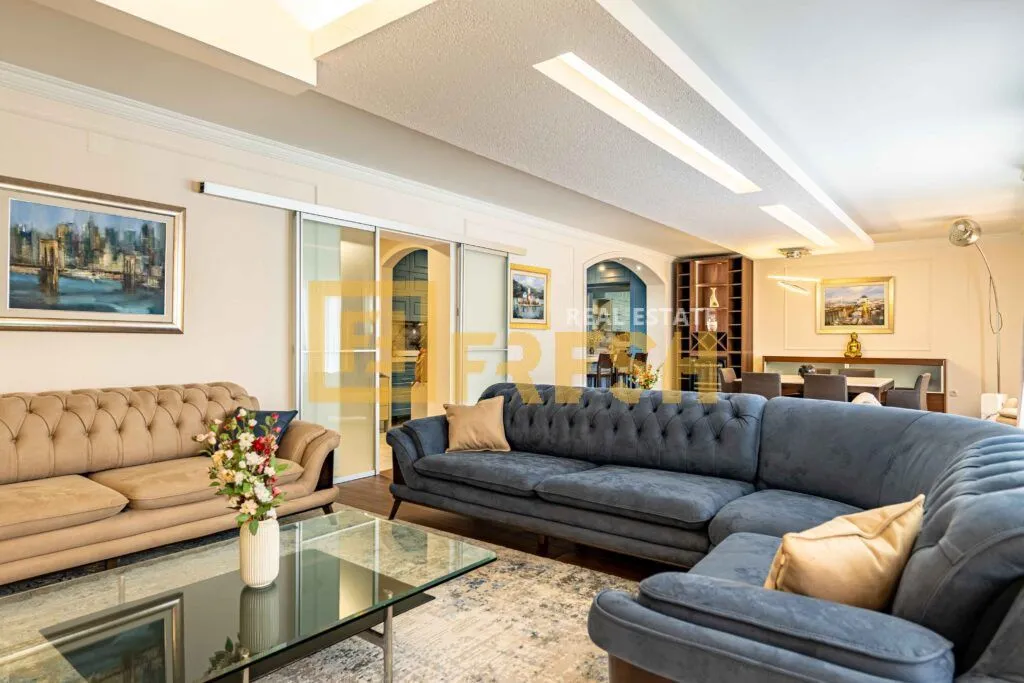 Prodaja, trosoban stan, 202m², Gorica C, Podgorica