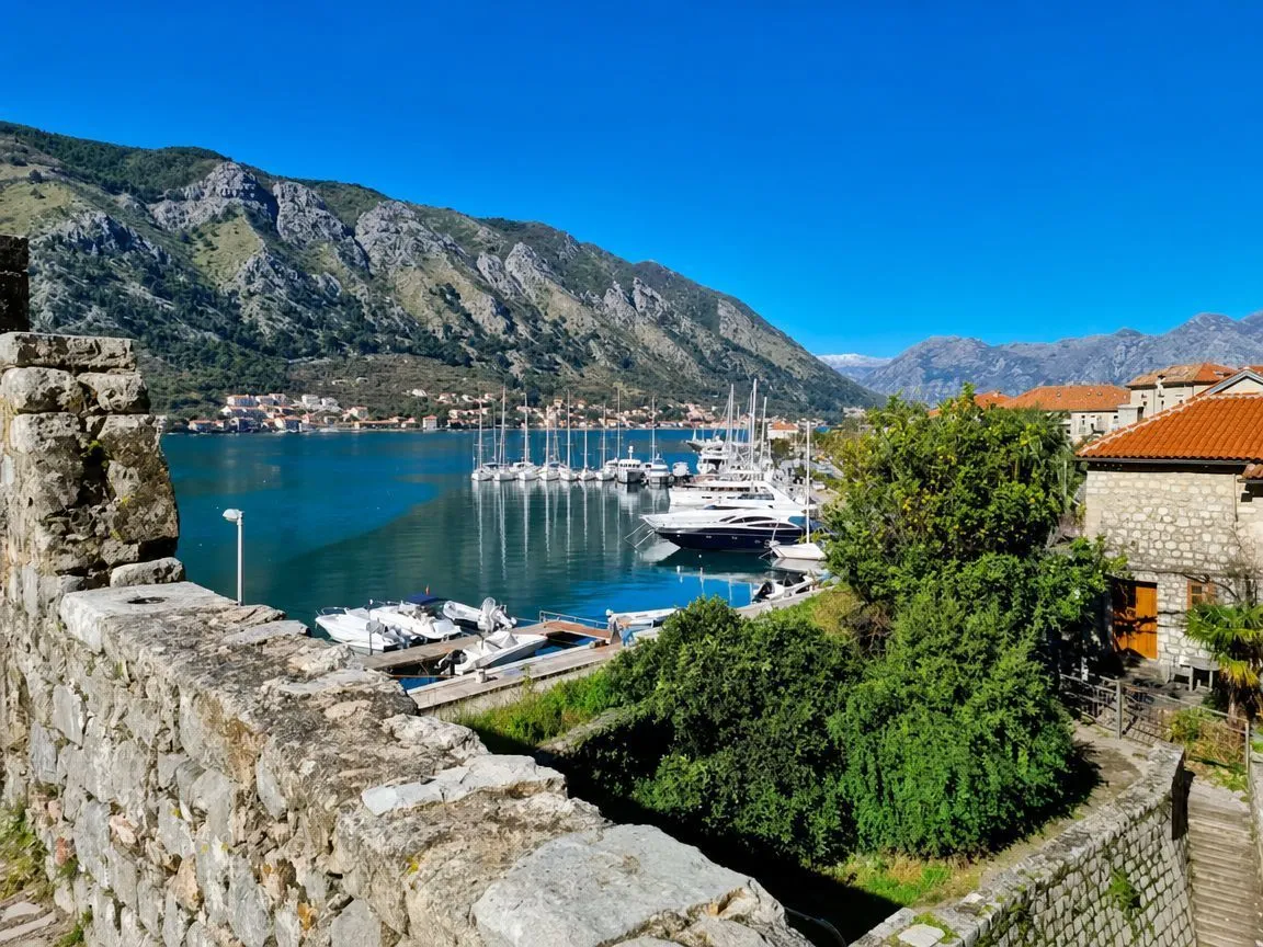 Prodaja, jednosoban stan, 42m², Stari Grad Kotor, Kotor