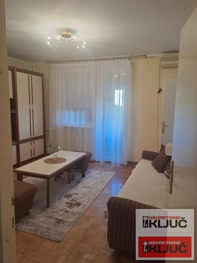 Izdavanje, jednosoban stan, 55m², Bulevar Oslobodjenja, Novi Sad Sve Podlokacije