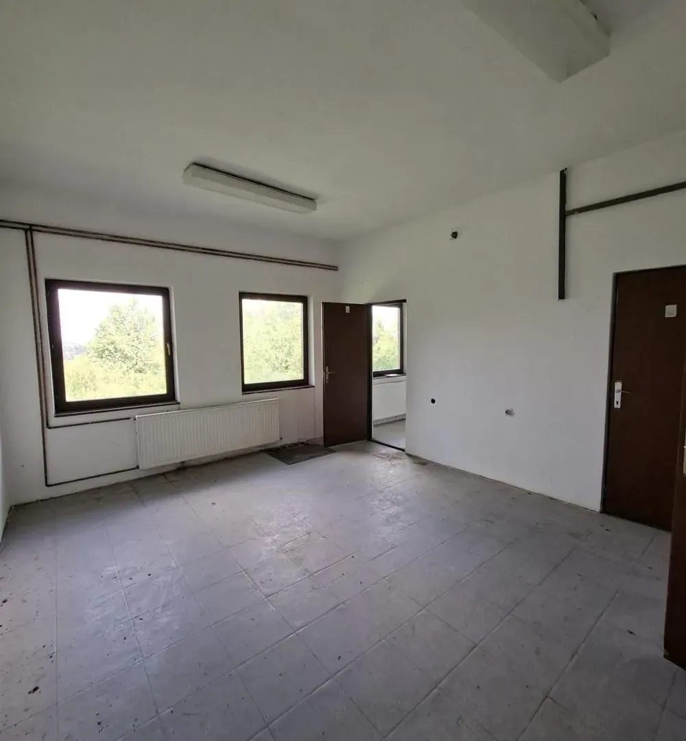 Prodaja, poslovni prostor, 600m², Centar, Leskovac