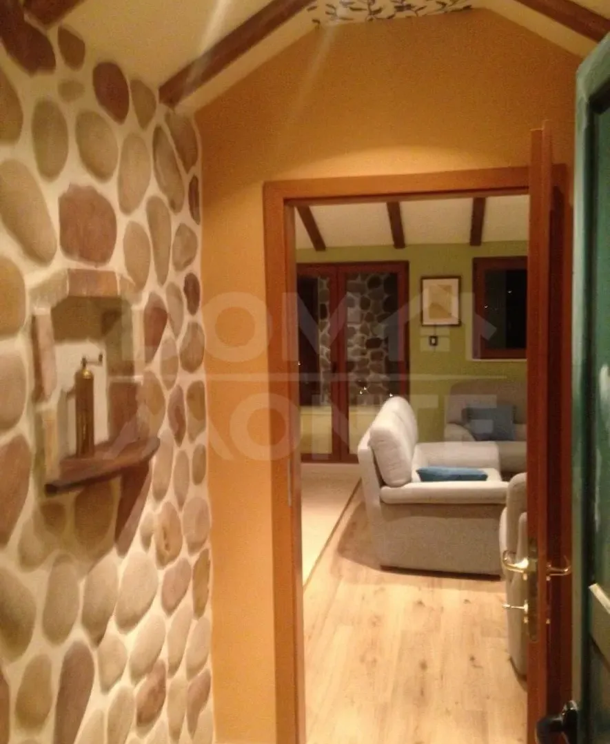Izdavanje, dvosoban stan, 67m², Tivat, Crna Gora