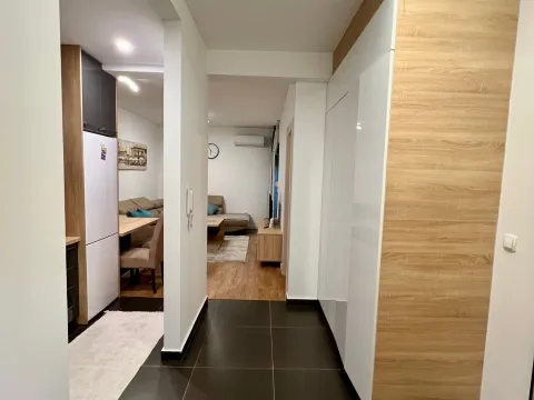 Rent, two bedroom apartment, 54m², City Kvart, Podgorica - image 5