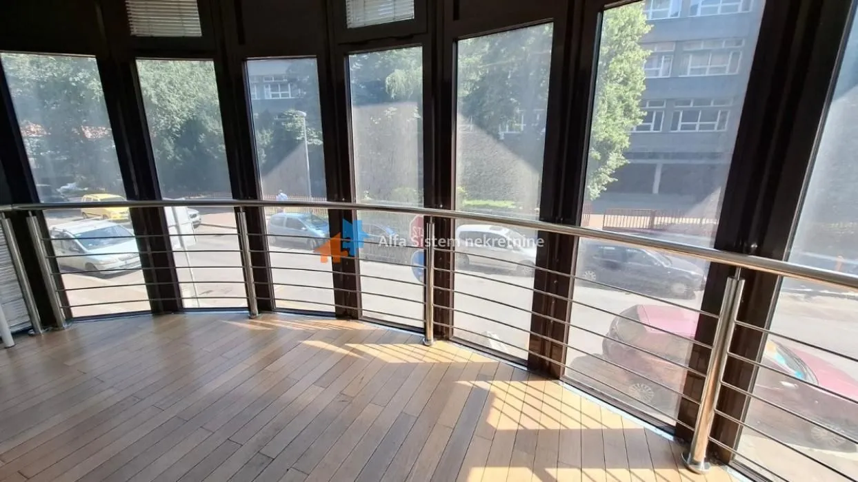 Izdavanje, poslovni prostor, 106m², Stari Grad, Beograd