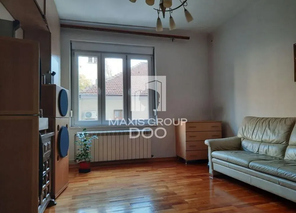 Izdavanje, trosoban stan, 80m², Stari Grad, Beograd