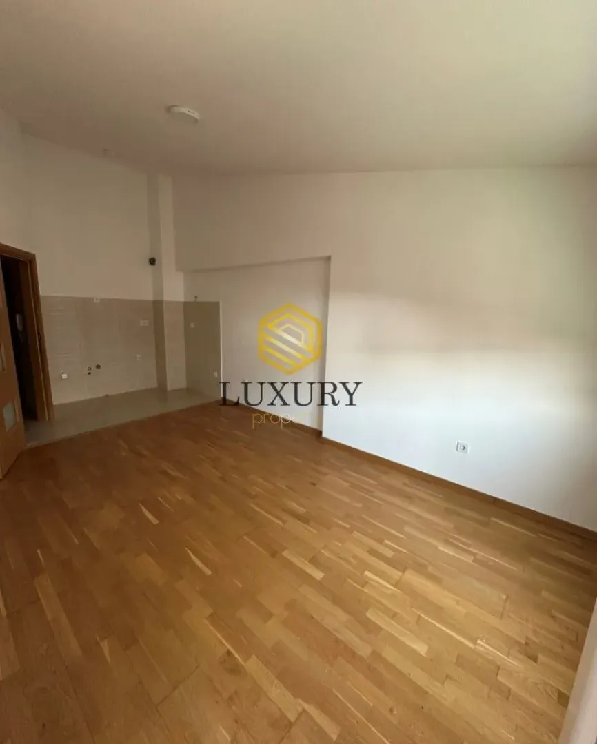 Prodaja, dvosoban stan, 60m², 1 maj, Podgorica