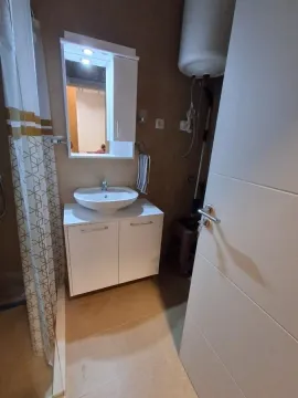 Rent, one bedroom apartment, 41m², Tološi, Podgorica - image 8