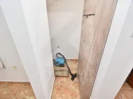 Izdavanje, četvorosoban stan, 160m², Tološi, Podgorica - image 21