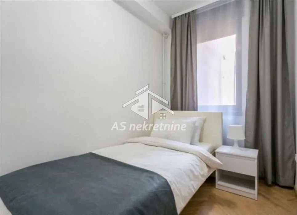 Izdavanje, stan, 90m², Stari Grad, Beograd