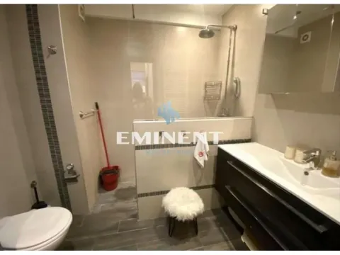 Izdavanje, trosoban stan, 87m², Stari Grad, Beograd - image 12