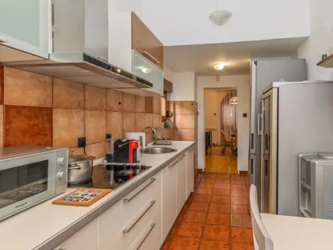 Rent, house, 280m², Podgorica, Crna Gora - image 9