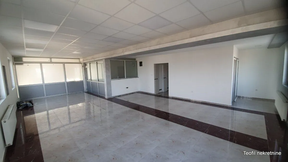 Rent, office space, 5000m², Dobanovci, Surčin