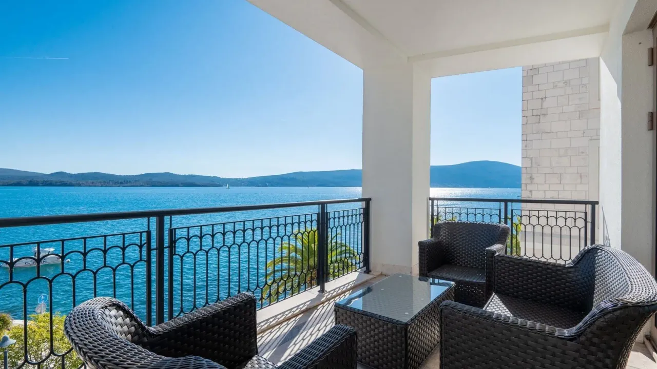 Sale, two bedroom apartment, 123m², Porto Montenegro, Tivat