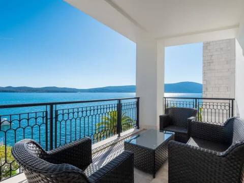 Prodaja, dvosoban stan, 123m², Porto Montenegro, Tivat - image 1
