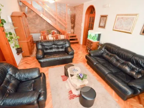 Prodaja, trosoban stan, 95m², Dobrota, Kotor - image 7