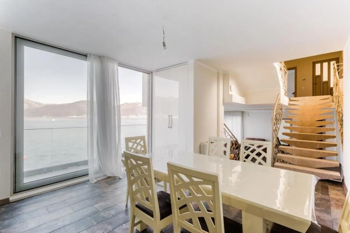 Sale, house, 240m², Krašići, Tivat