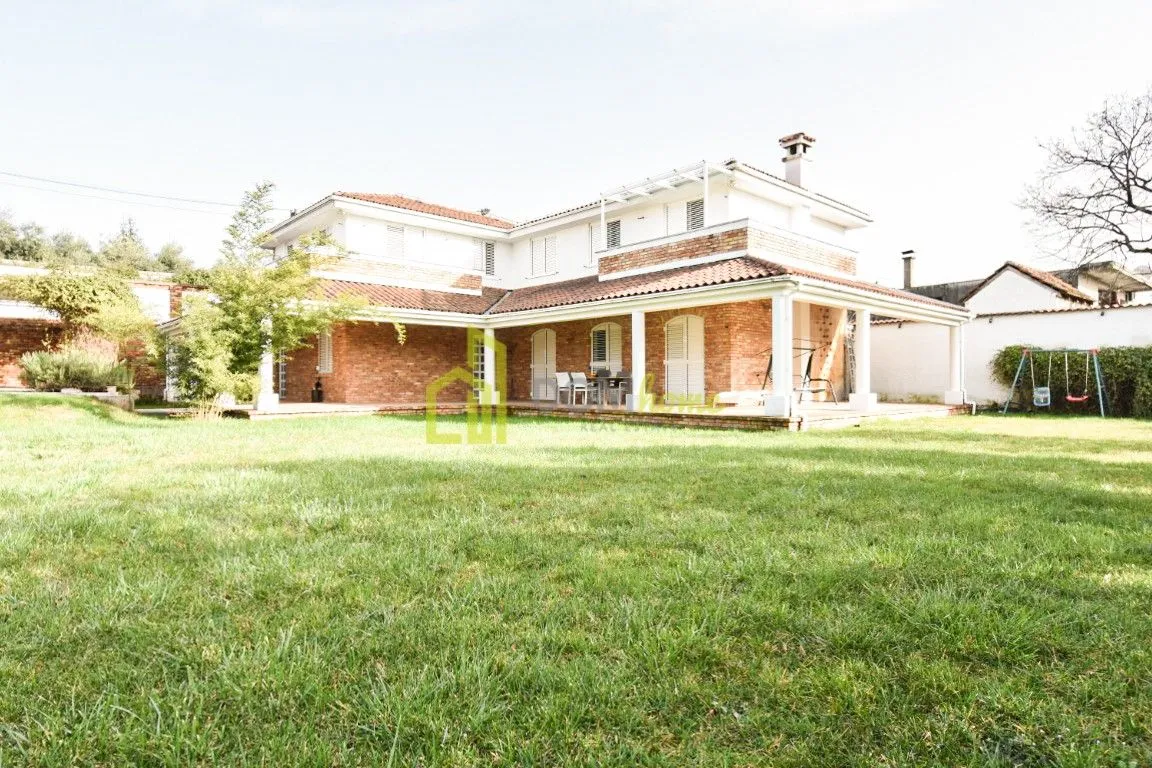 Prodaja, kuća, 230m², Mareza, Podgorica