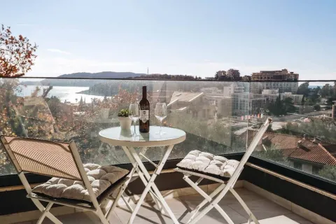 Rent, one bedroom apartment, 37m², Bečići, Budva - image 6