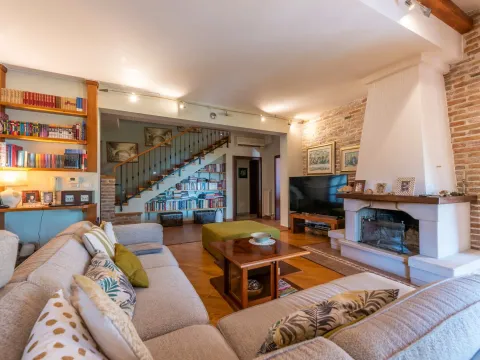 Sale, house, 305m², Orahovac, Kotor - image 13