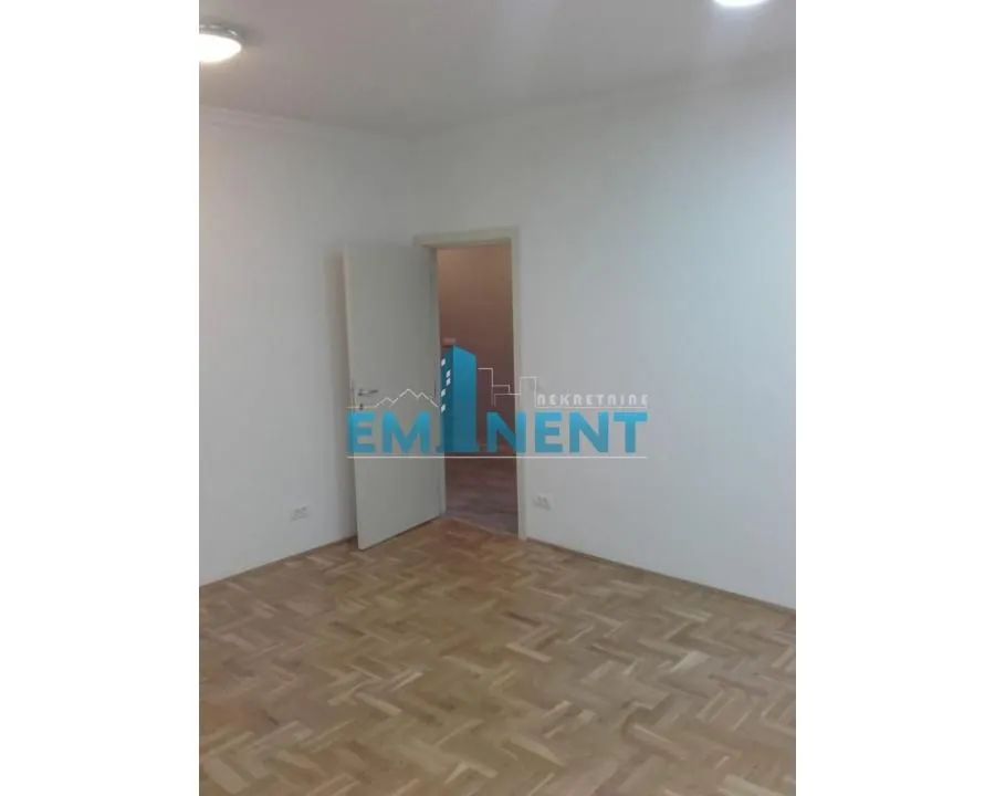 Izdavanje, trosoban stan, 57m², Crveni Krst, Beograd