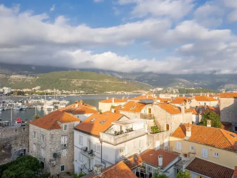 Prodaja, kuća, 222m², Stari Grad, Budva - image 15