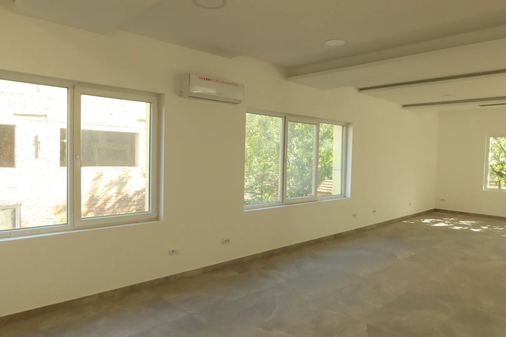Rent, office space, 250m², Zemun Polje, Beograd
