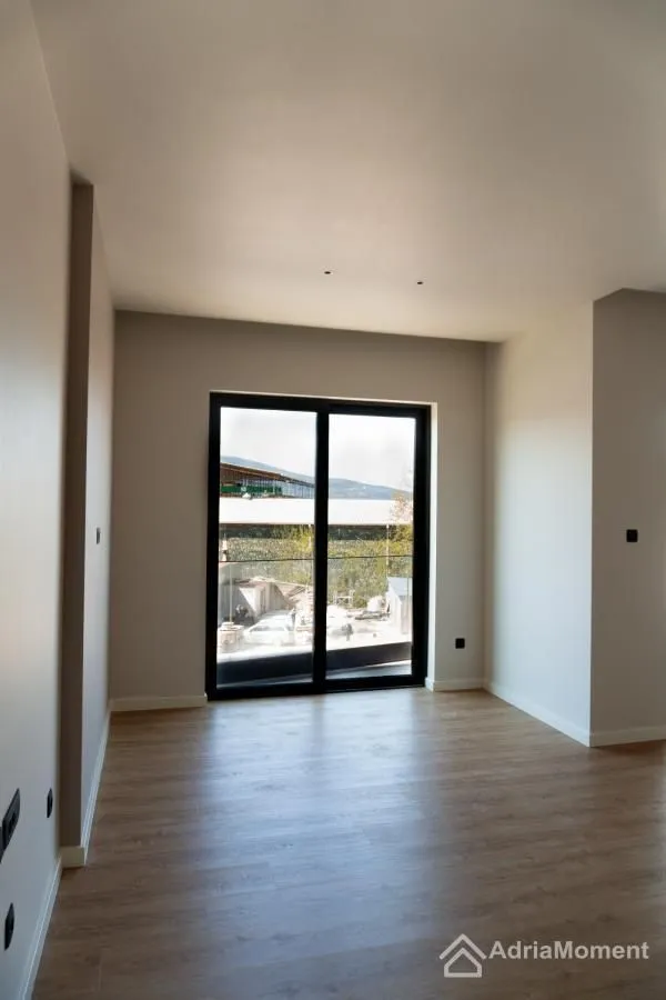 Prodaja, garsonjera, 62m², Tivat, Crna Gora