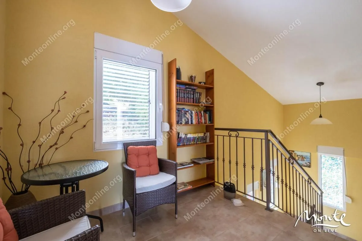 Prodaja, kuća, 89m², Krašići, Tivat