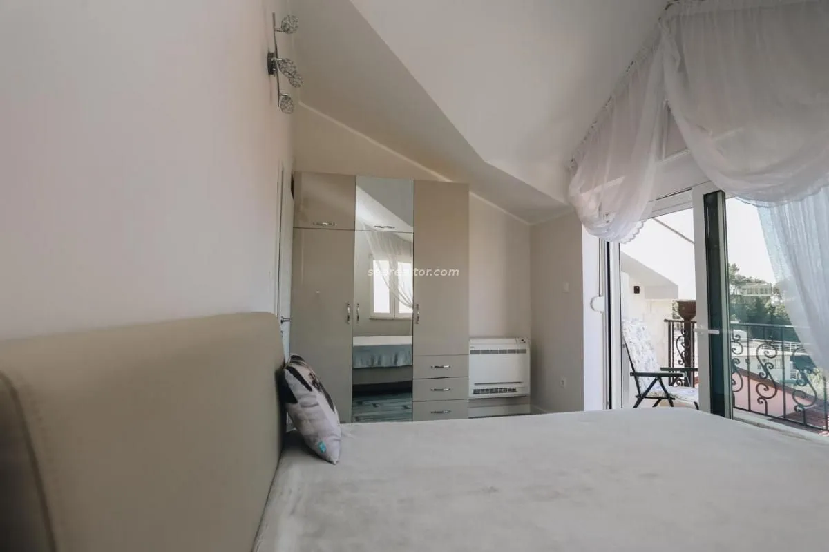 Sale, four bedroom apartment, 82m², Sveti Stefan, Budva