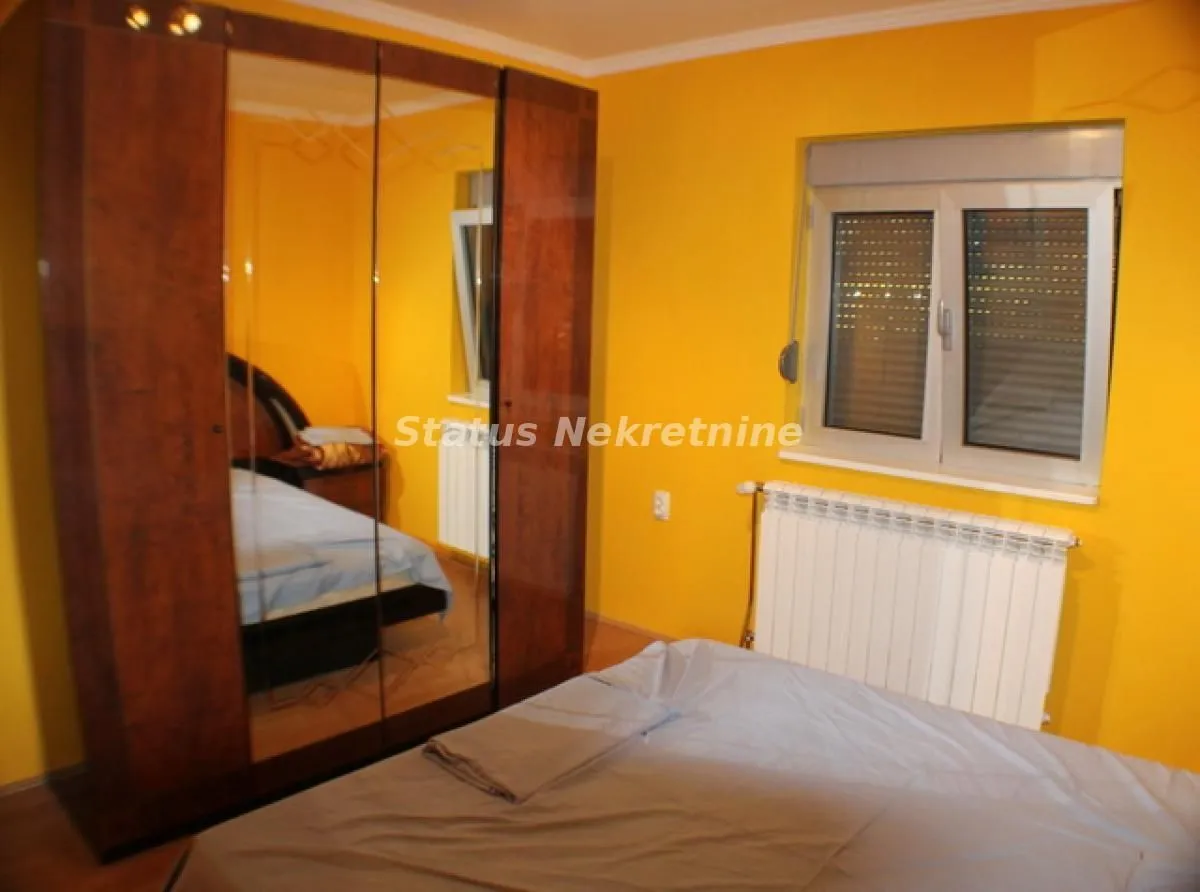 Prodaja, kuća, 220m², Ledinci, Petrovaradin
