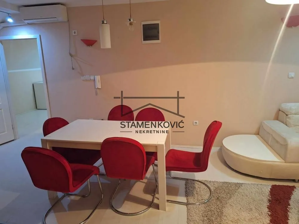Prodaja, dvosoban stan, 68m², Socijalno, Novi Sad Sve Podlokacije