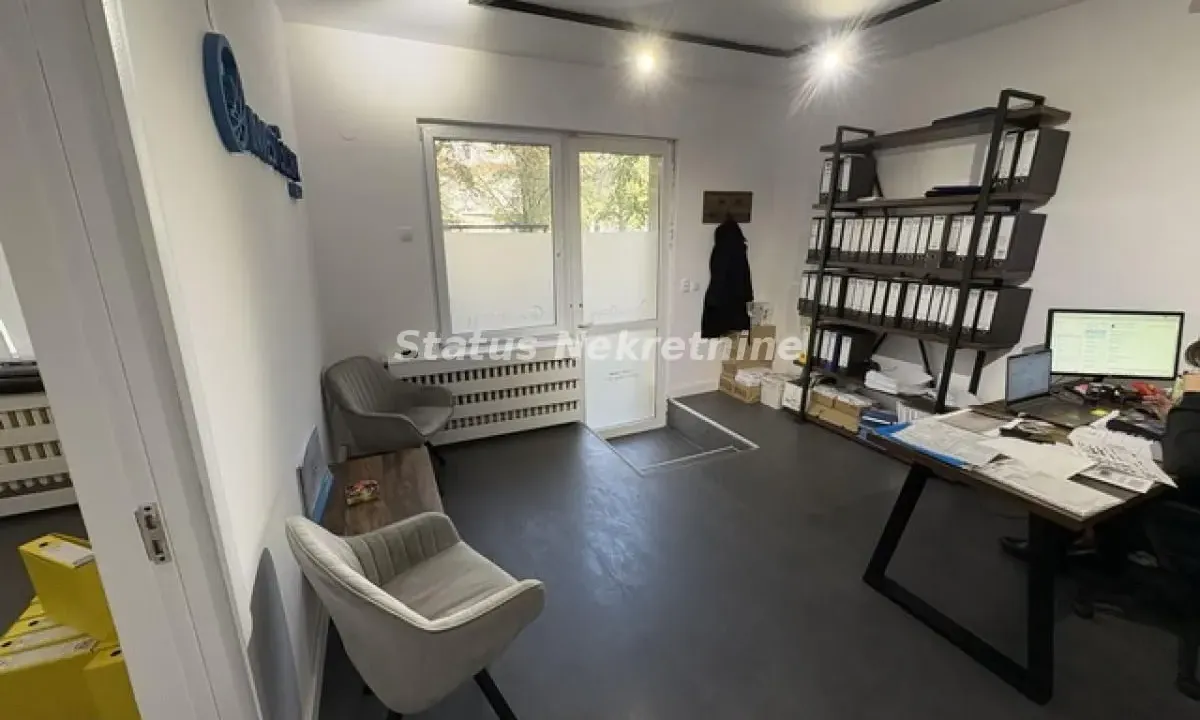 Izdavanje, poslovni prostor, 120m², Stari grad, Novi Sad