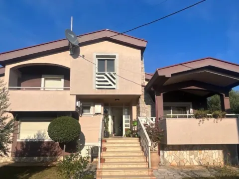 Izdavanje, kuća, 270m², Dalmatinska ulica, Podgorica